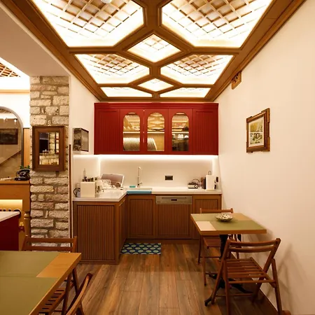 فندق Mantho 4*