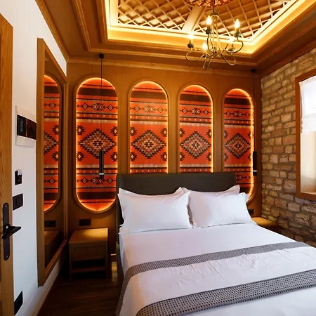 فندق Mantho Gjirokastër