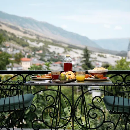 فندق Mantho Gjirokastër