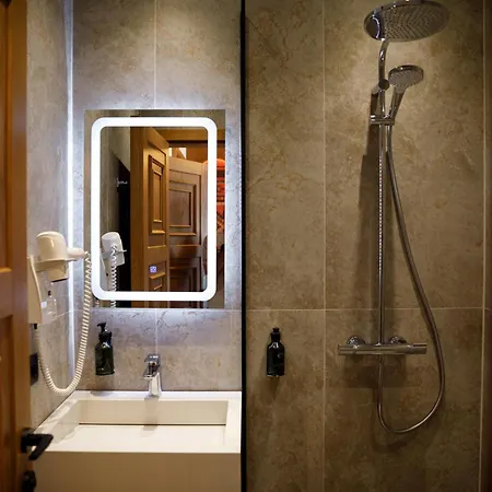 Mantho 4* Gjirokastër