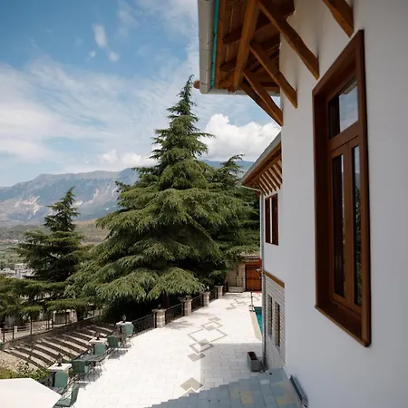 Mantho Gjirokastër