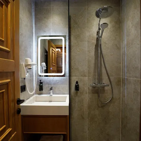Mantho 4* Gjirokastër
